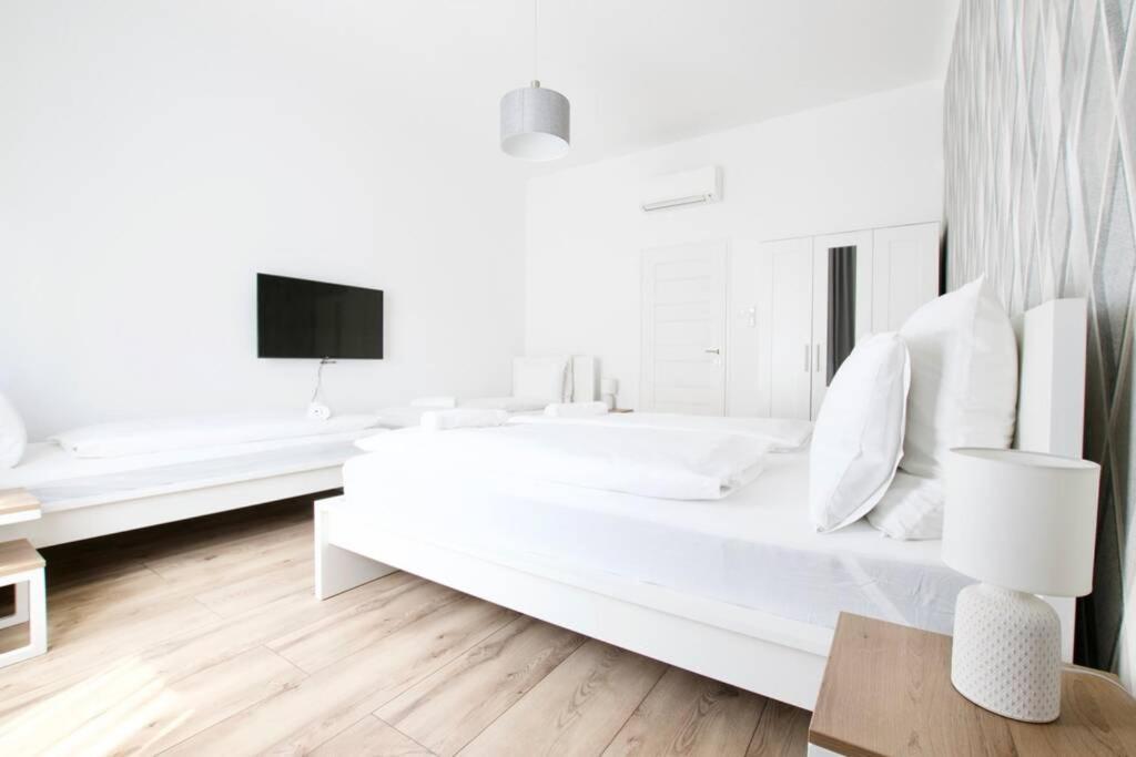 Premium Apartment By Hi5-Vaci Str. 3 Bedroom Будапеща Екстериор снимка